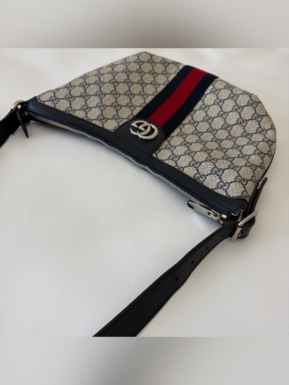 Gucci GG Supreme Canvas Shoulder Bag — Beige/Blue/Red, Silver Hardware Authentic - Picture 6 of 16